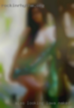 Also looking for a female Iowa naked to play with.